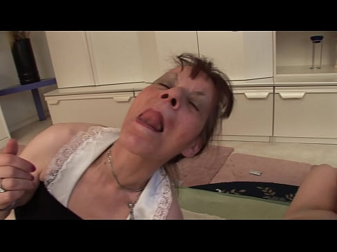 ❤️ Kaks vanaema ja üks vanaisa teevad kolmekesi Porno at porn et.fuckmymac.ru ❌
