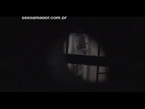 ❤️ Blondiin saab salaja videolevi naabruskonna voyeuri poolt peidetud õõnsate telliskivide taha peidetud Porno at porn et.fuckmymac.ru ❌
